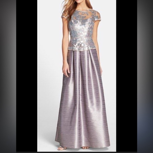 Adrianna Papell Dresses & Skirts - Adrianna Papell Silver Sequin Lace Cap Sleeve Gown Size 14 NWT Formal Dress